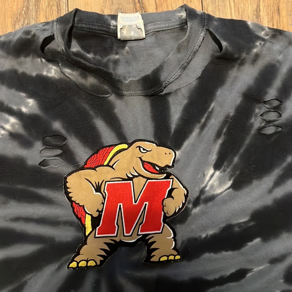 Distressed t-shirt - Picture 2 of 5